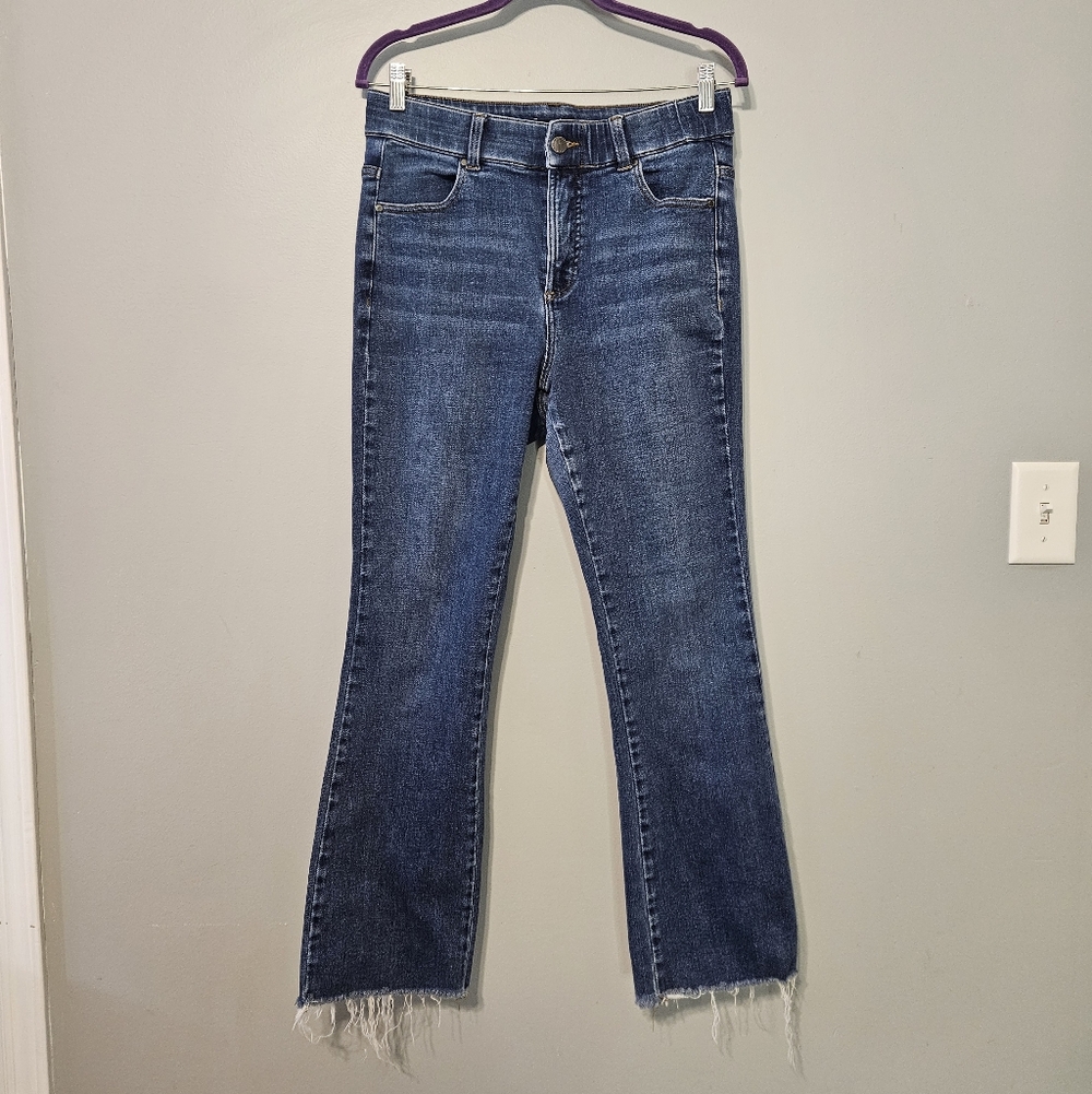 Universal Standard Women's Dark Blue Straight Leg Jeans with Frayed Hem